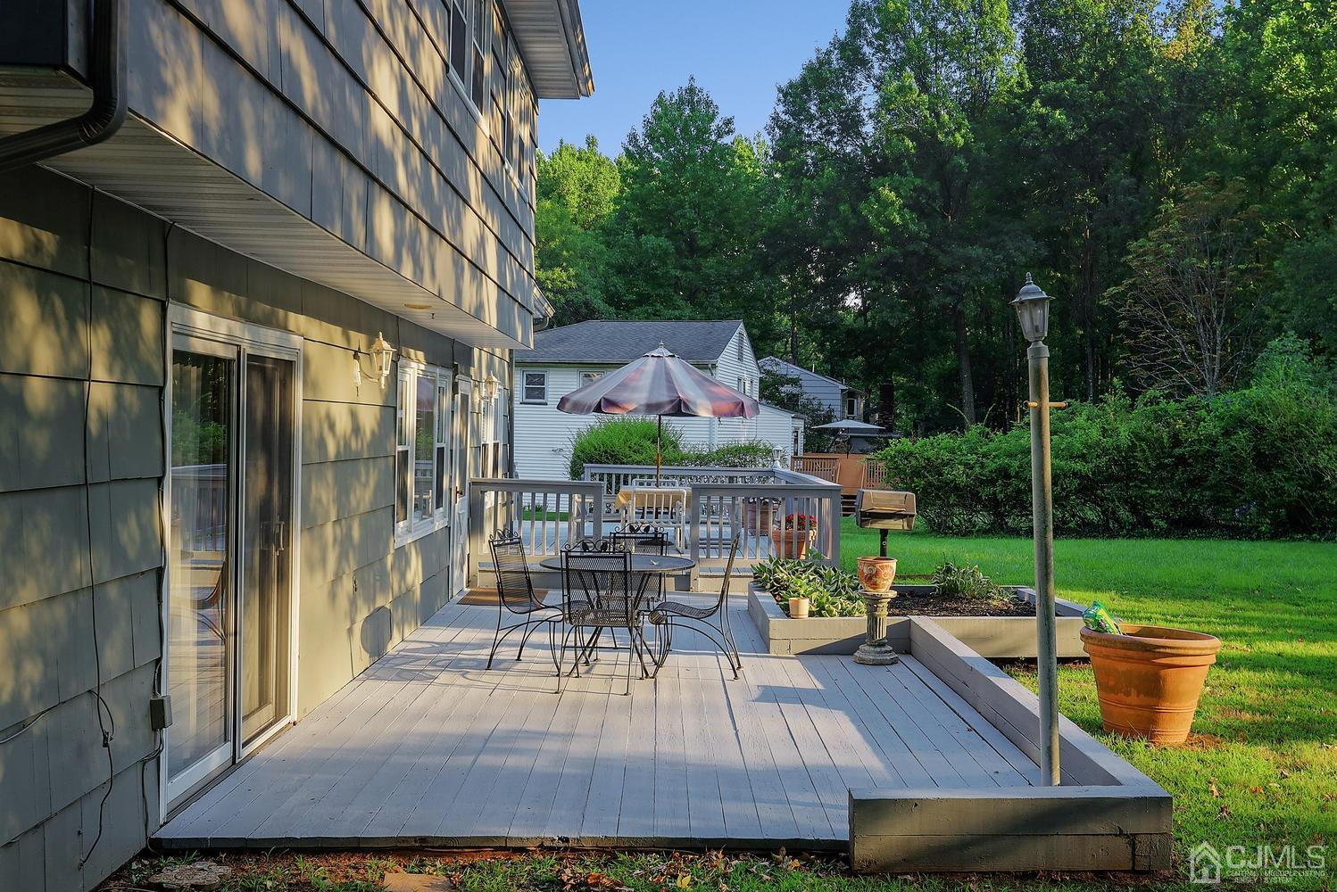 11 Sherwood Road Edison, NJ 08820 - Photo 21 of 28 Gallery Image 21
