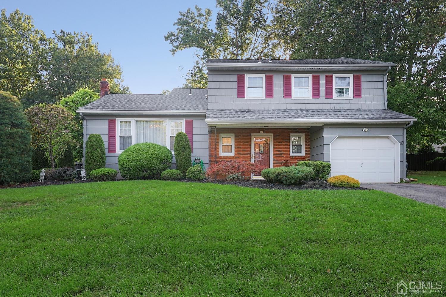 11 Sherwood Road Edison, NJ 08820 - Photo 4 of 28 Gallery Image 4