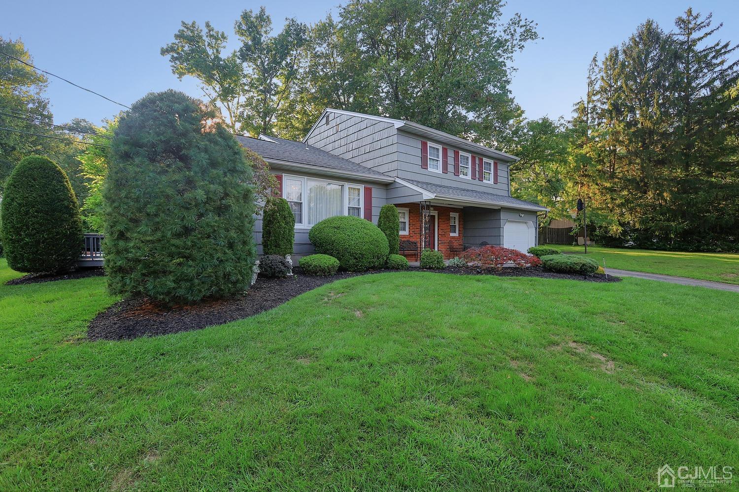 11 Sherwood Road Edison, NJ 08820 - Photo 5 of 28 Gallery Image 5
