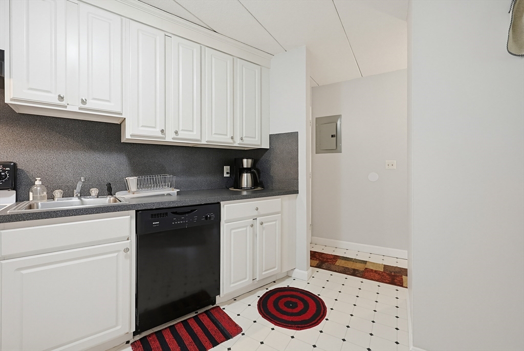 147 Turner Road, Unit 73 Holliston, MA 01746 - Photo 7 of 27