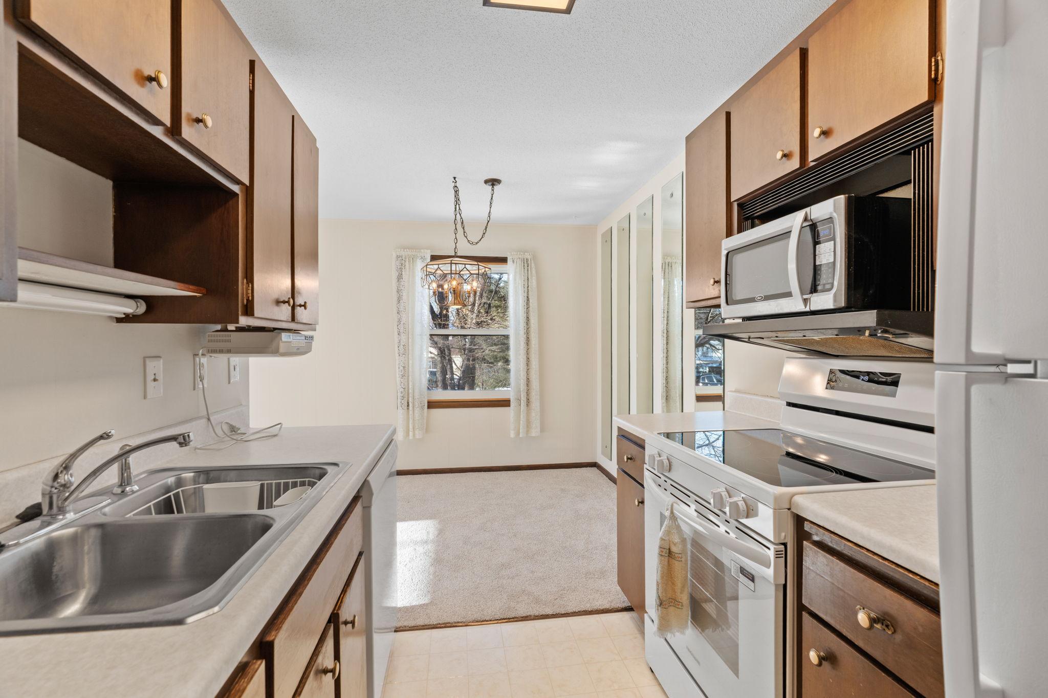 10113 West 34th Street, Unit 228 Hopkins, MN 55305 - Photo 5 of 29
