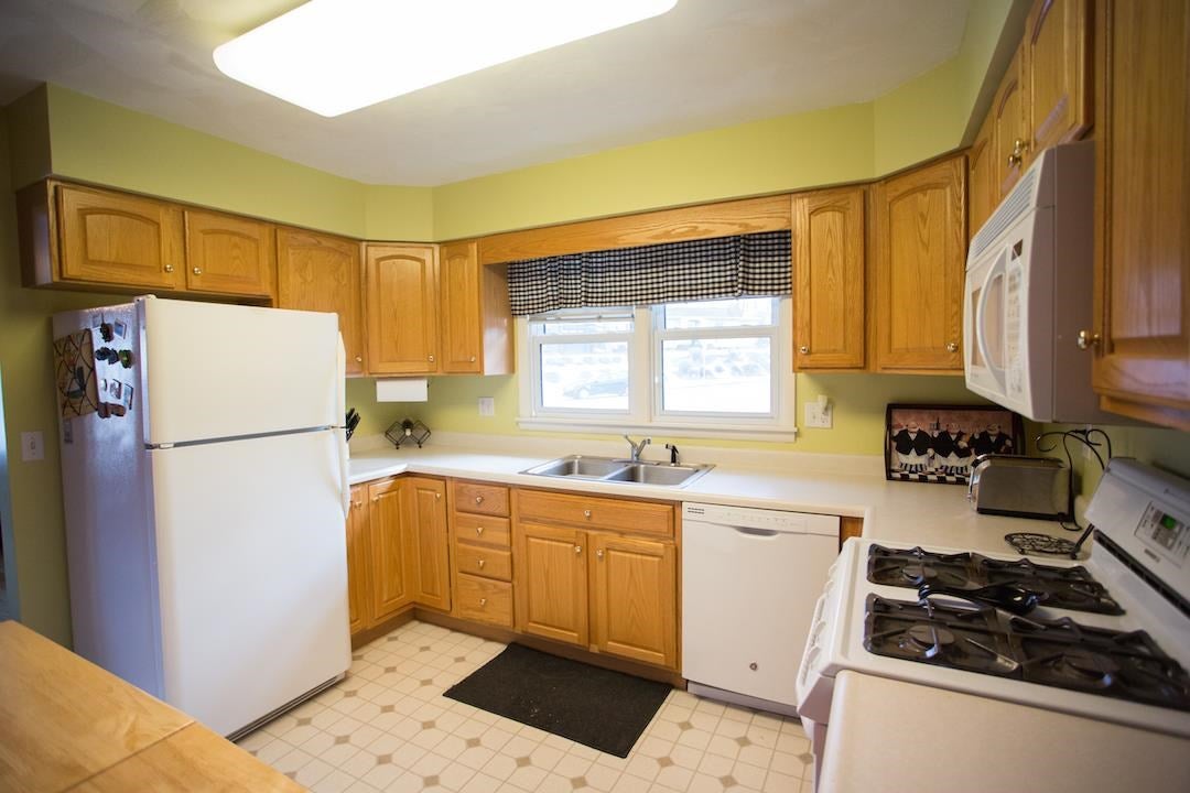 421 Rundell Street Iowa City, IA 52240 - Photo 8 of 20 Gallery Image 8