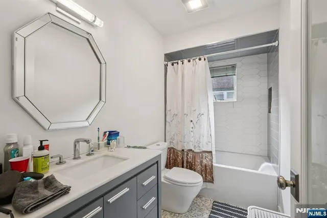 $1,349,000 | 746 Undercliff Avenue, Unit A, Edgewater, NJ 07020