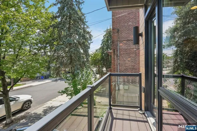 $1,349,000 | 746 Undercliff Avenue, Unit A, Edgewater, NJ 07020