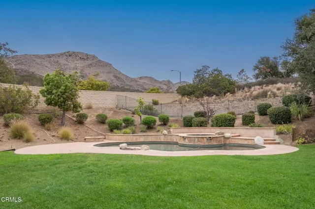 a view of garden with patio
