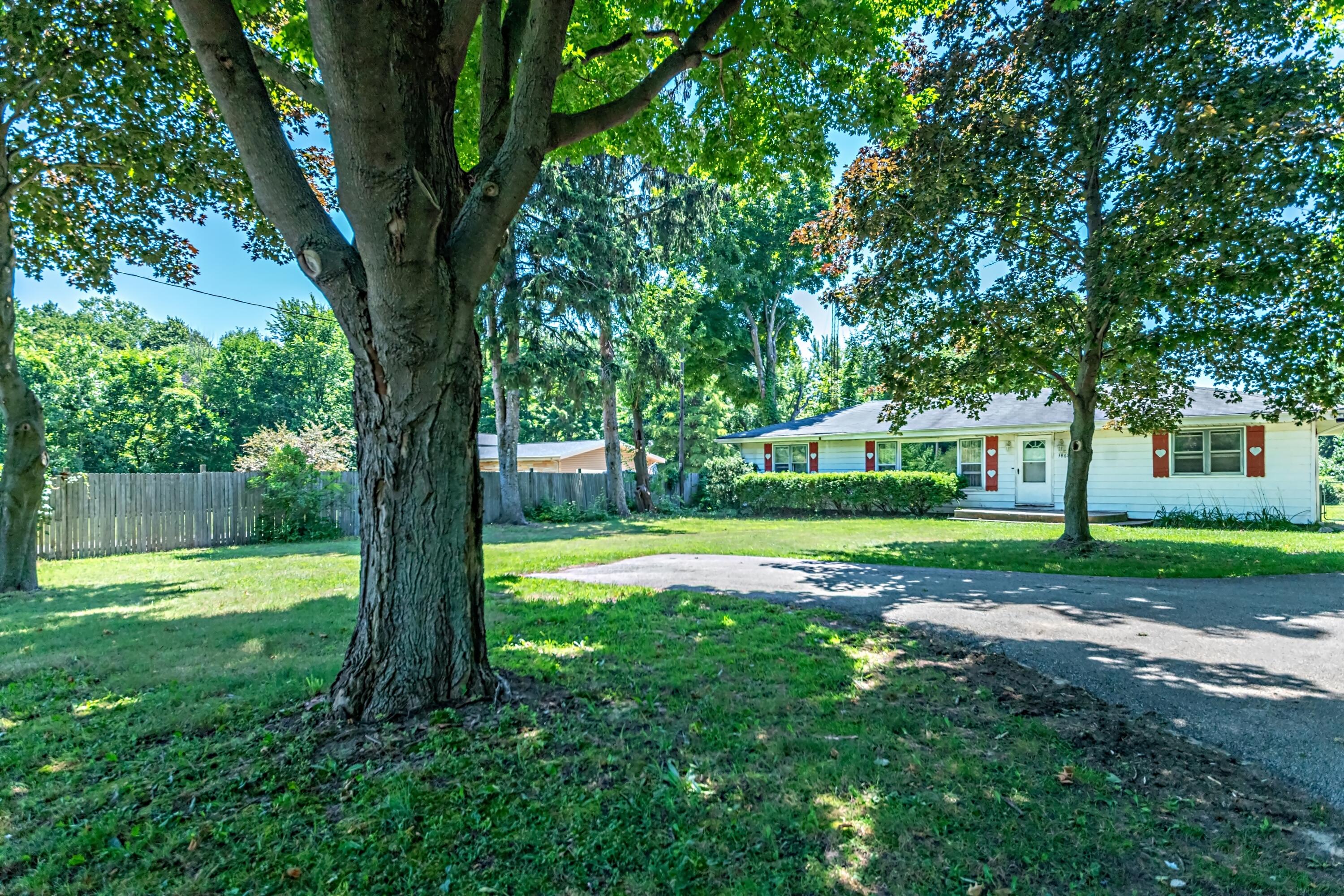 3868 Meadowbrook Road Benton Harbor, MI 49022 - Photo 9 of 30 DSC08168_