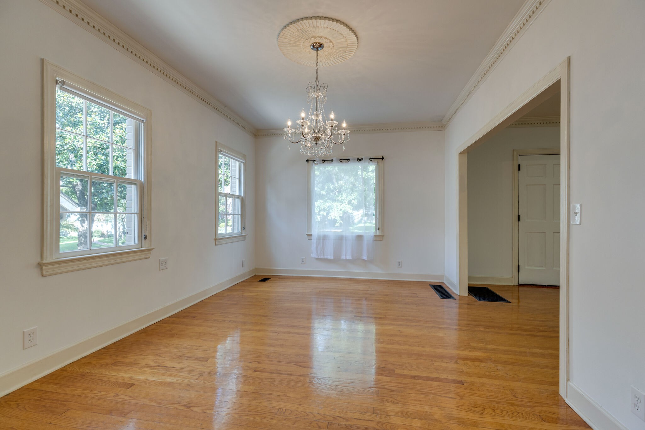 111 Mockingbird Road Nashville, TN 37205 - Photo 12 of 49 a view of livingroom with window