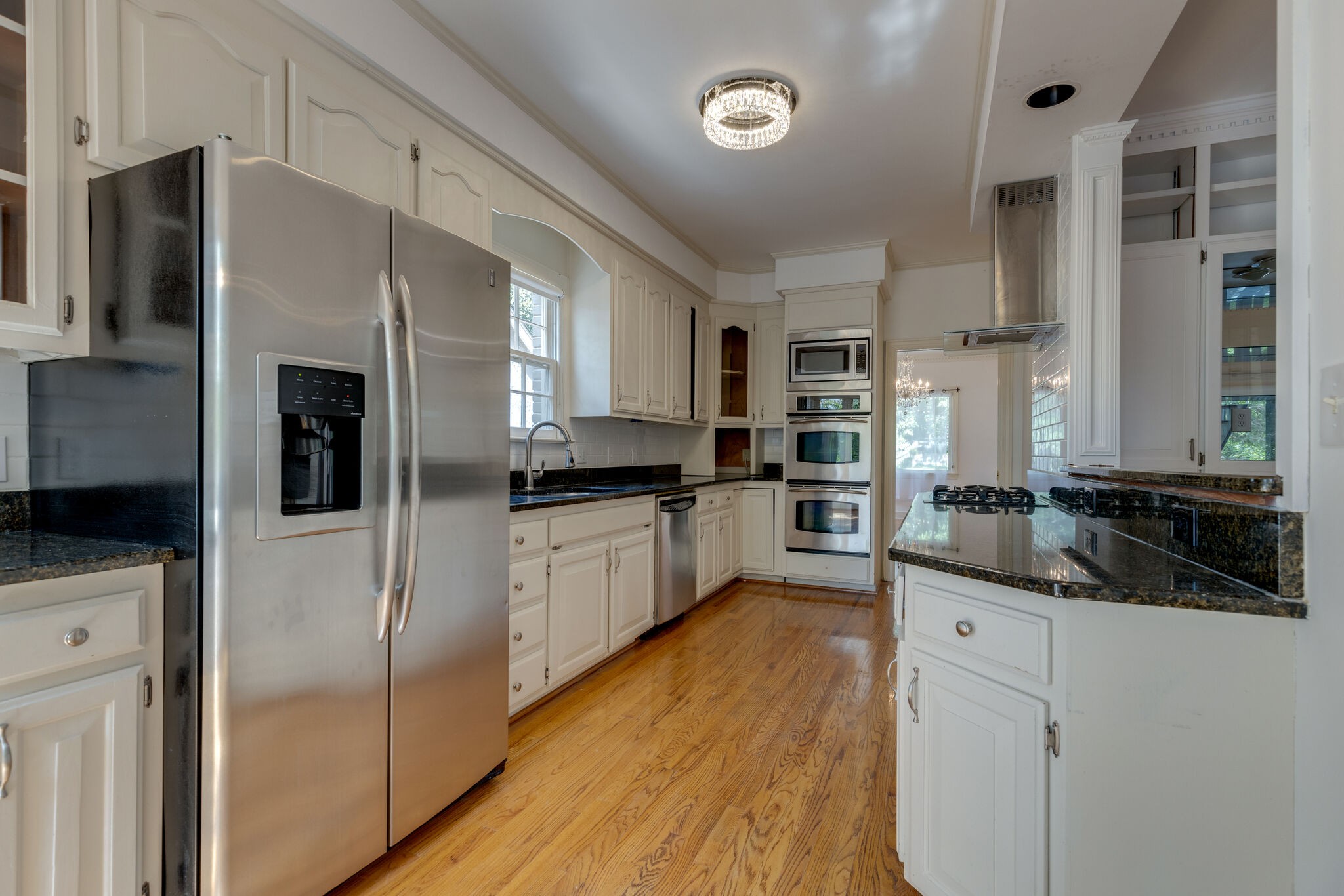 111 Mockingbird Road Nashville, TN 37205 - Photo 15 of 49 a kitchen with stainless steel appliances a refrigerator sink and microwave