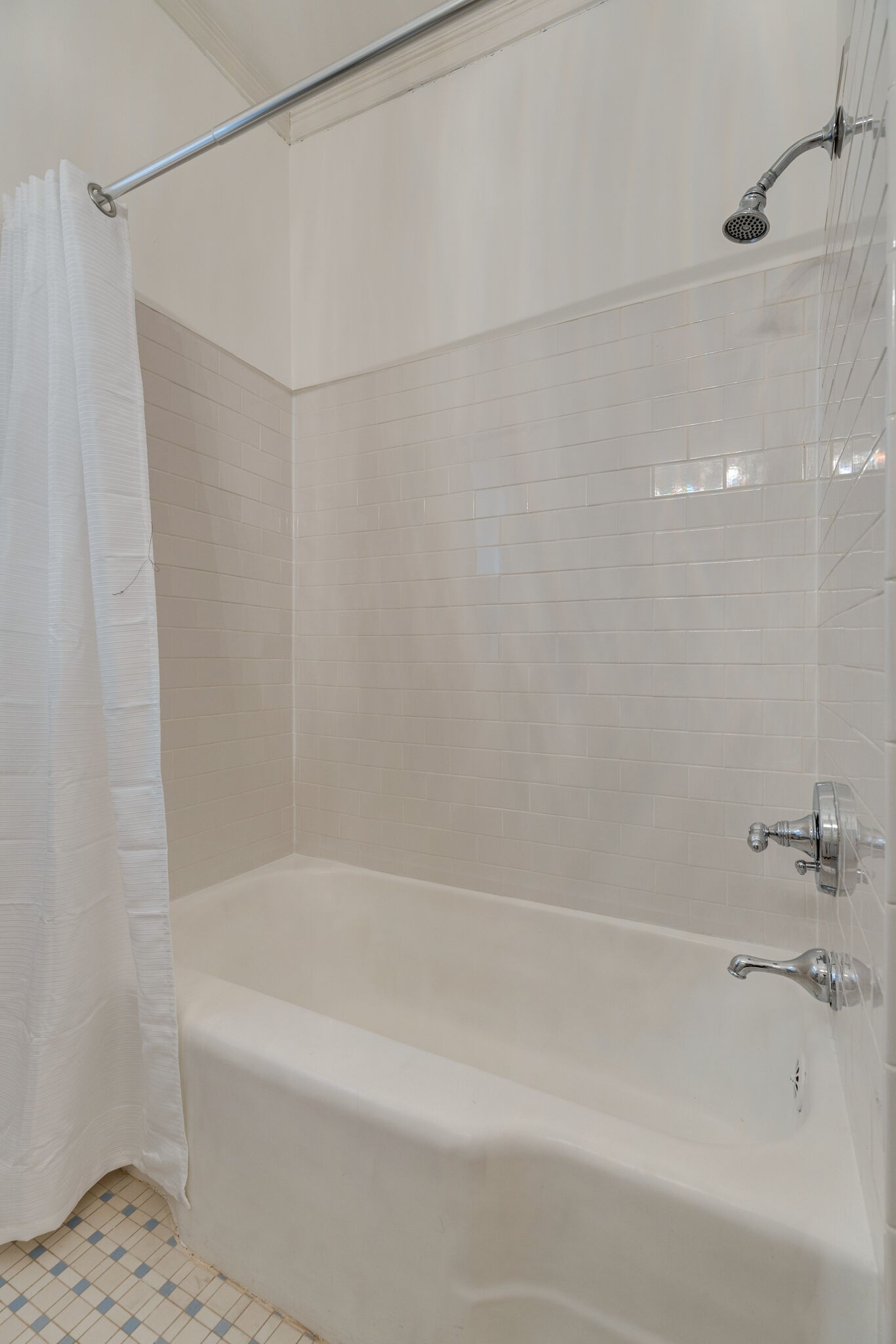 111 Mockingbird Road Nashville, TN 37205 - Photo 20 of 49 a bathroom with a bathtub and a shower