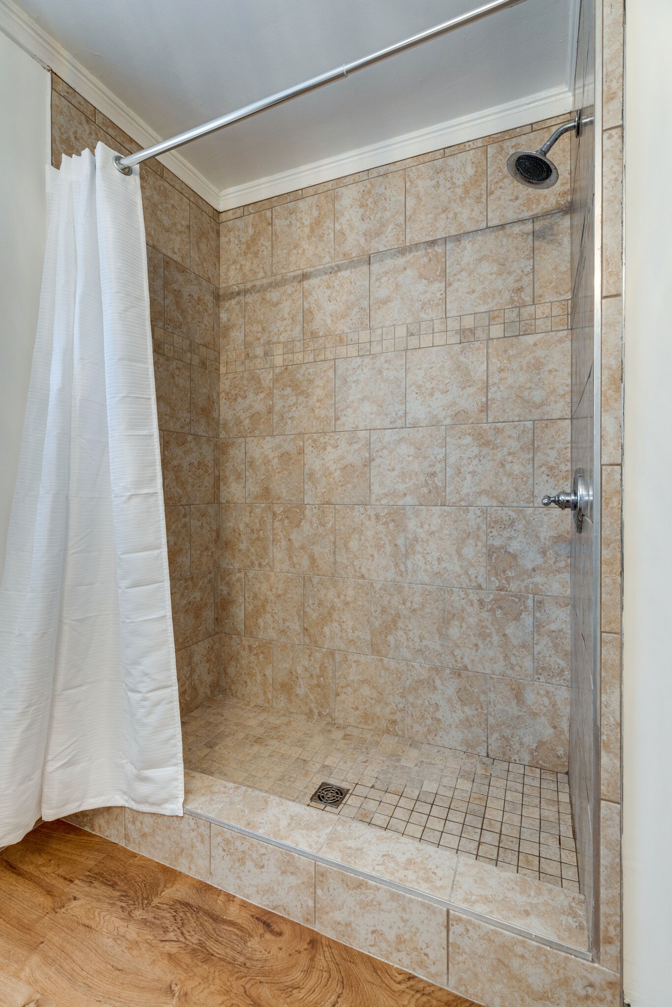 111 Mockingbird Road Nashville, TN 37205 - Photo 25 of 49 a bathroom with a shower