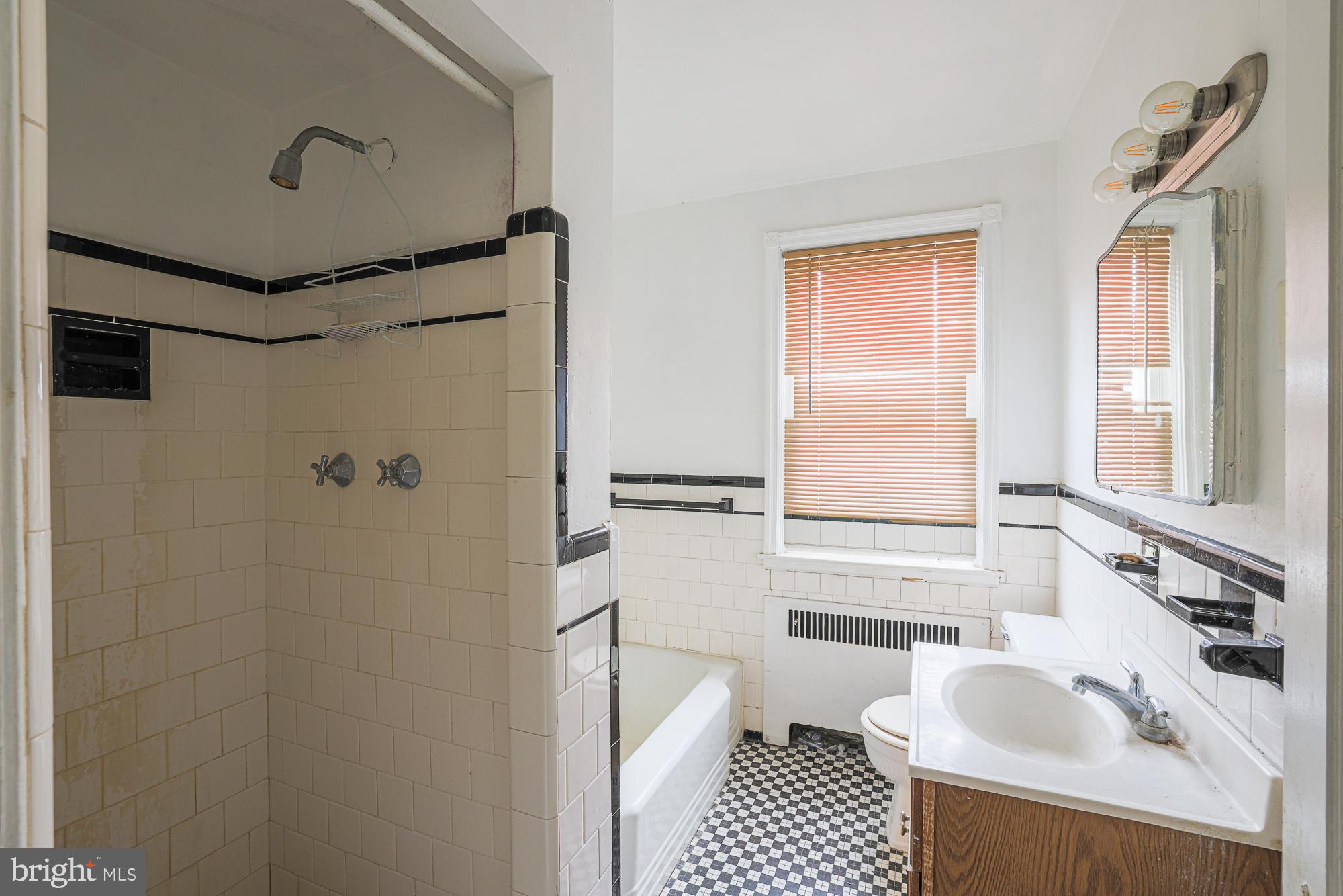 1540 Kingsway Road Baltimore, MD 21218 - Photo 24 of 39