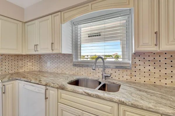 $2,700 | 300 Golfview Road, Unit 506, North Palm Beach, FL 33408