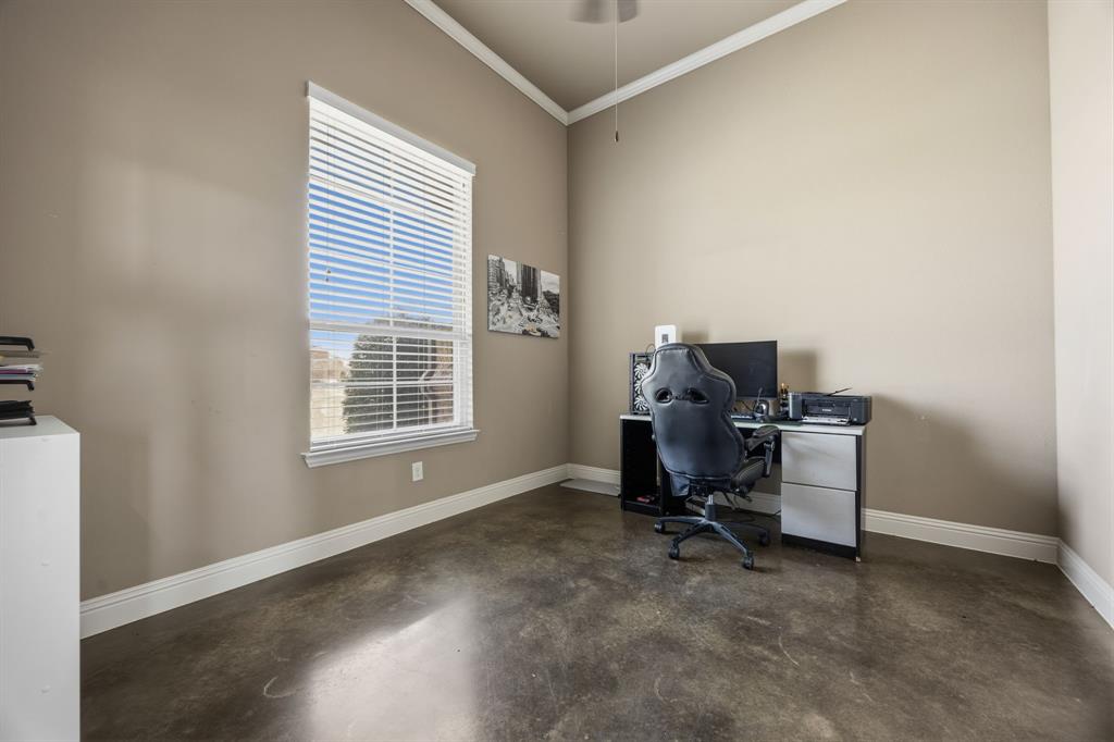 6621 Singleton Road Midlothian, TX 76065 - Photo 10 of 32 Office with closet for optional 5th bedroom.