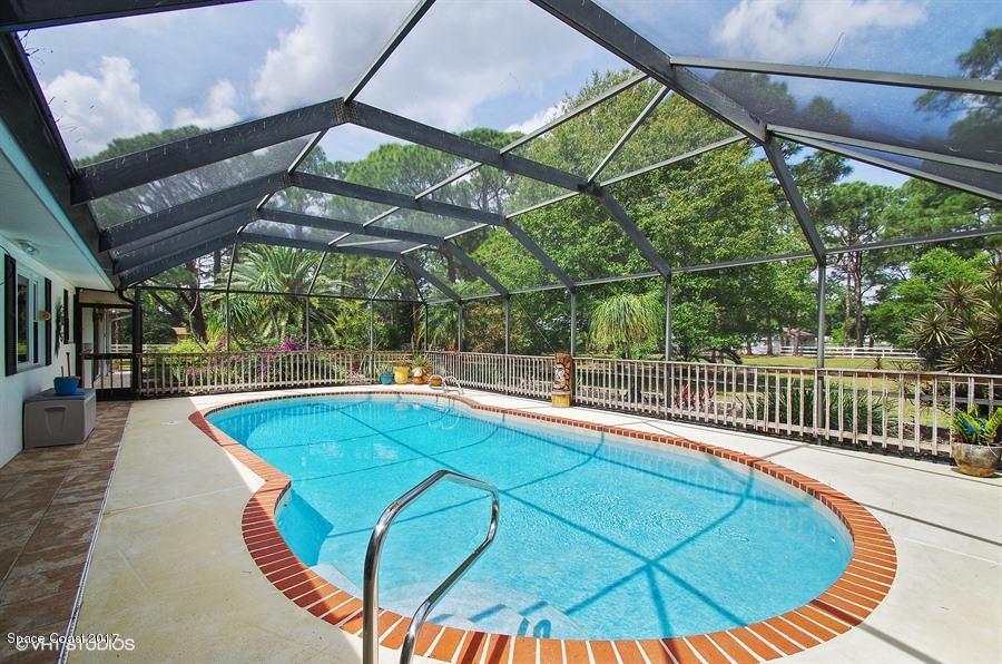 4200 Pinewood Road Melbourne, FL 32934 - Photo 20 of 40 Pool