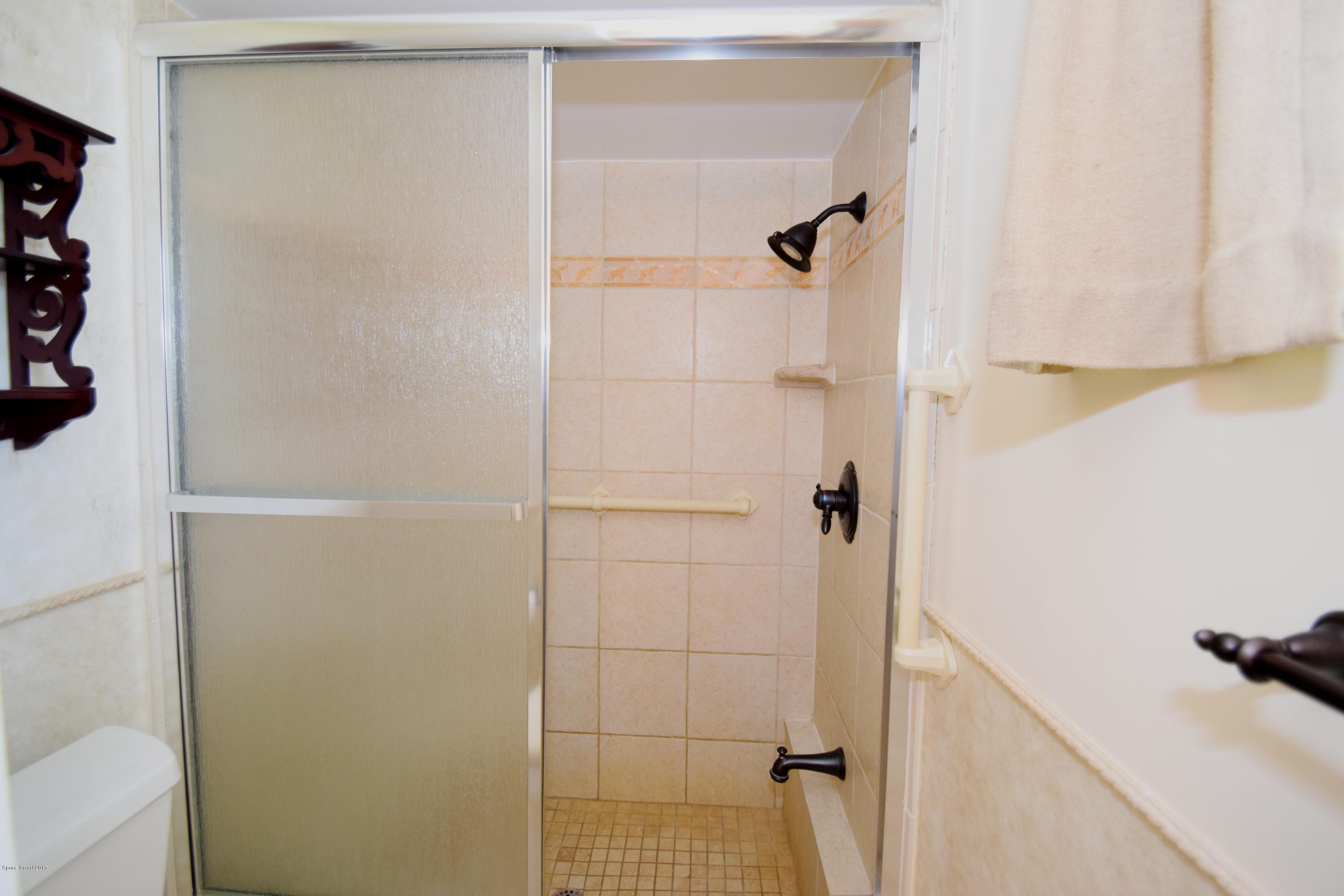 4200 Pinewood Road Melbourne, FL 32934 - Photo 24 of 40 Master Bath View 2
