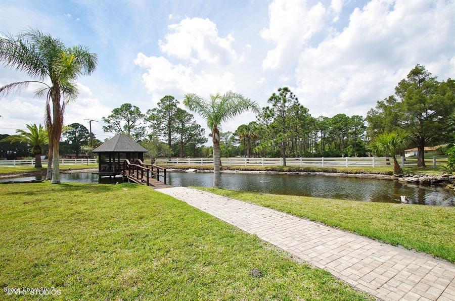 4200 Pinewood Road Melbourne, FL 32934 - Photo 33 of 40 16_4200PinewoodRd_70_Gazebo_LowRes