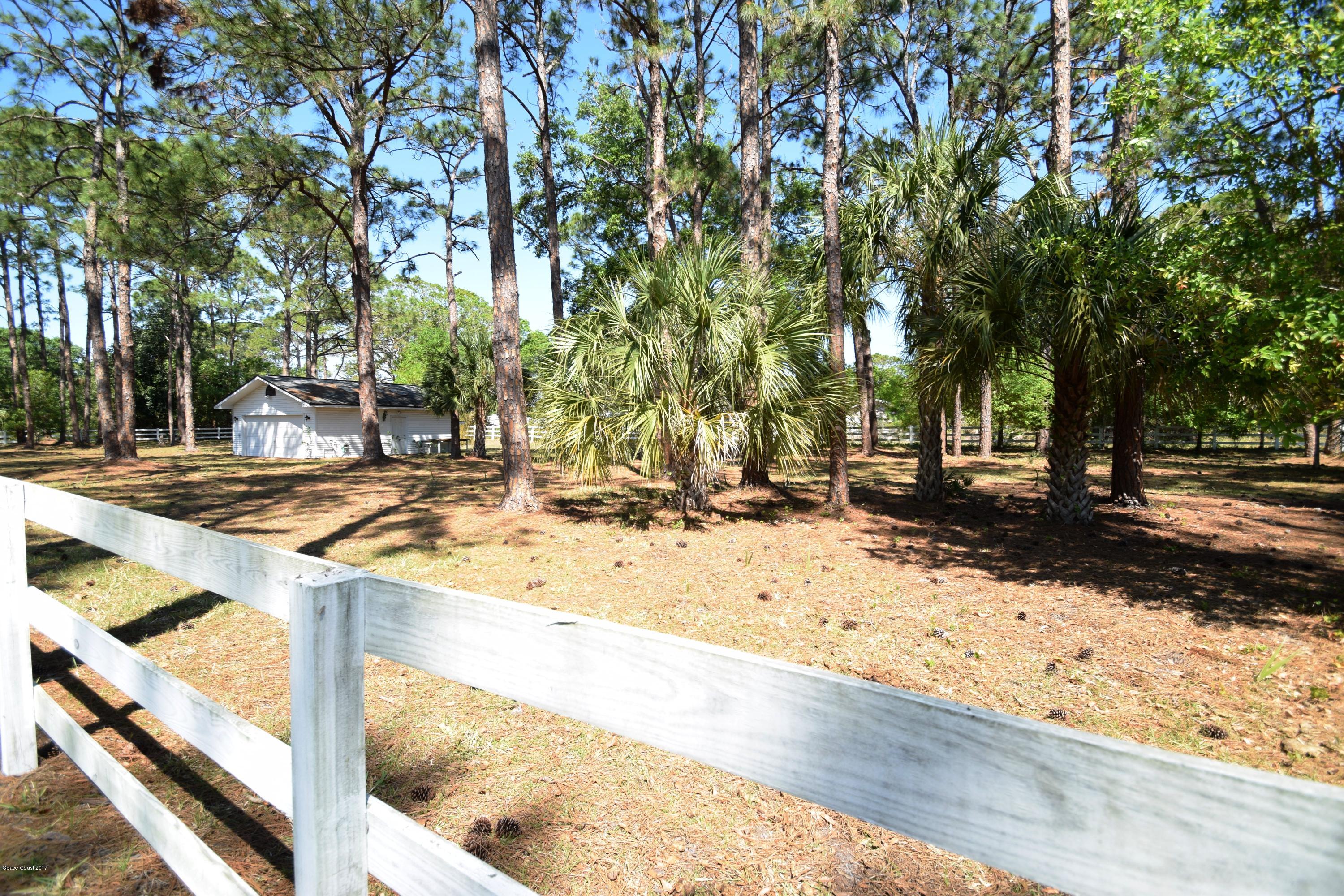 4200 Pinewood Road Melbourne, FL 32934 - Photo 37 of 40 Back Paddock