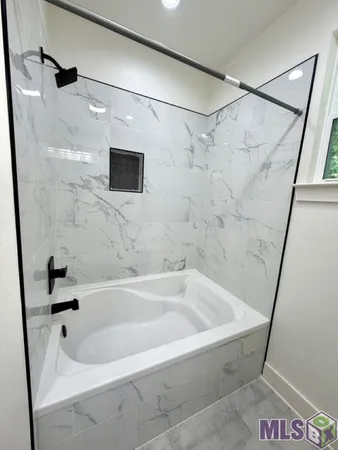 $2,000 | 808 South Audubon Pl Avenue, Gonzales, LA 70737