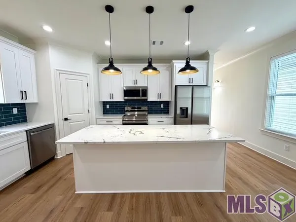 $2,000 | 808 South Audubon Pl Avenue, Gonzales, LA 70737