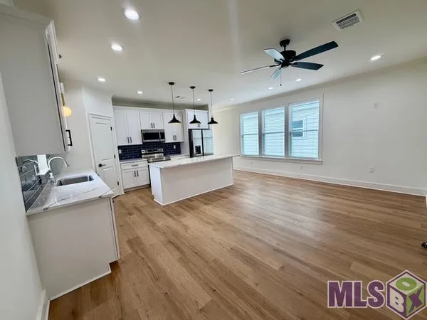 $2,000 | 808 South Audubon Pl Avenue, Gonzales, LA 70737