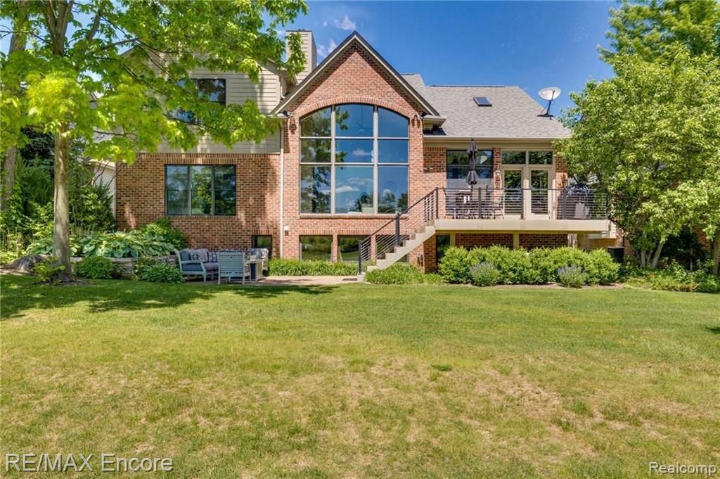 4628 Oakhurst Ridge Road Clarkston, MI 48348 - Photo 2 of 38