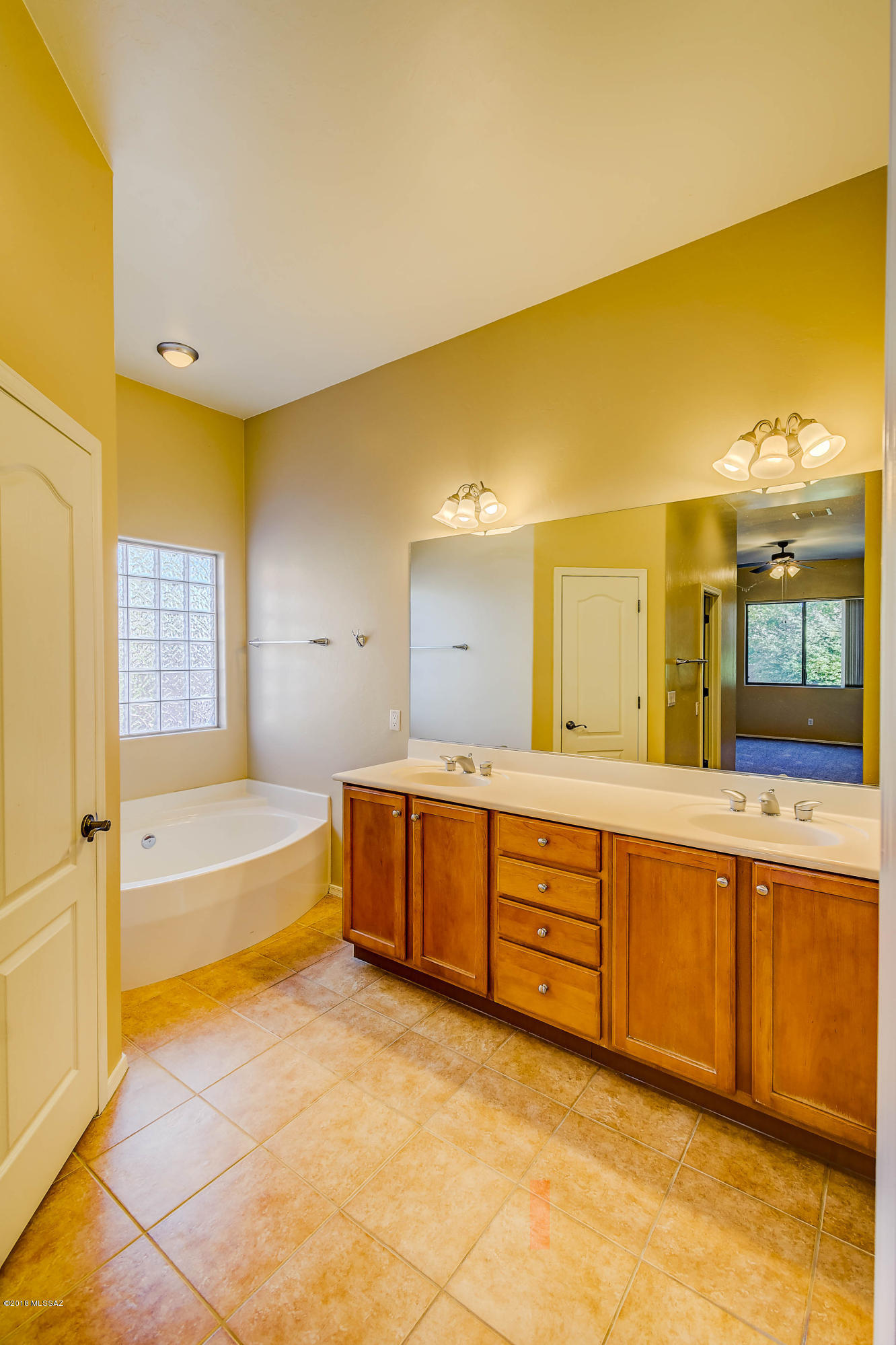 7995 North Rondure Loop Tucson, AZ 85743 - Photo 17 of 29