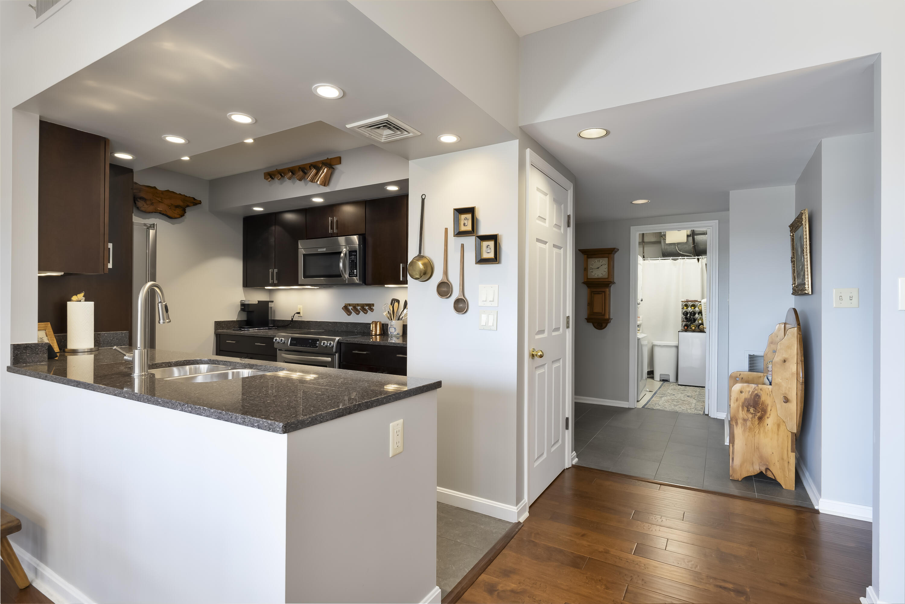 1 Riverside Place, Unit 301 Covington, KY 41011 - Photo 6 of 33 Gallery Image 6