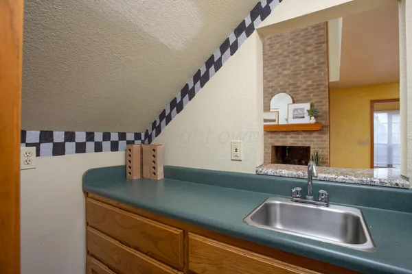$340,000 | 440 Roberts Drive, Amarillo, TX 79118