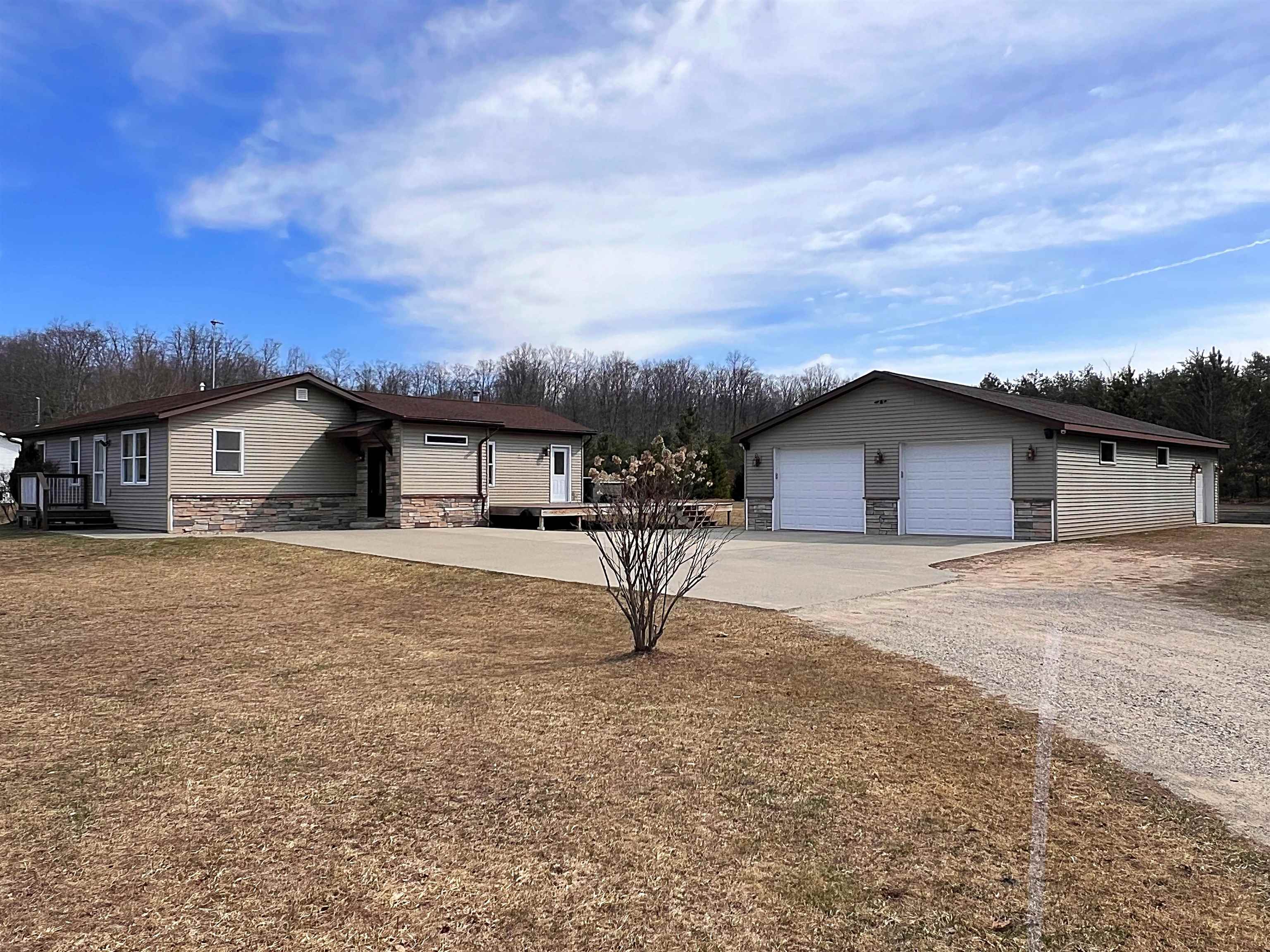 879 South 35 Road Cadillac, MI 49601 - Photo 3 of 53