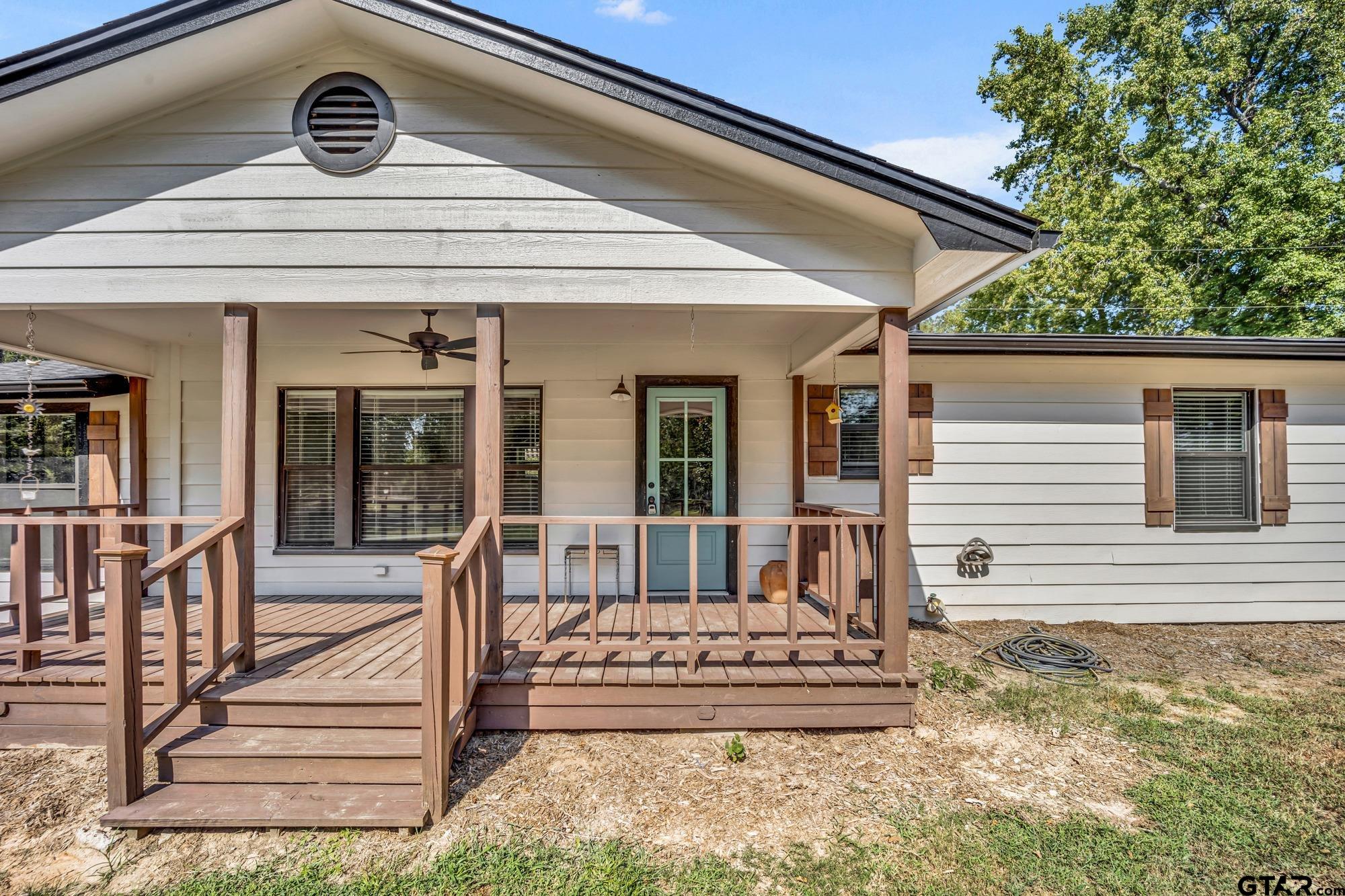 3601 Dumas Road Longview, TX 75604 - Photo 2 of 27 a front view of a house with a porch