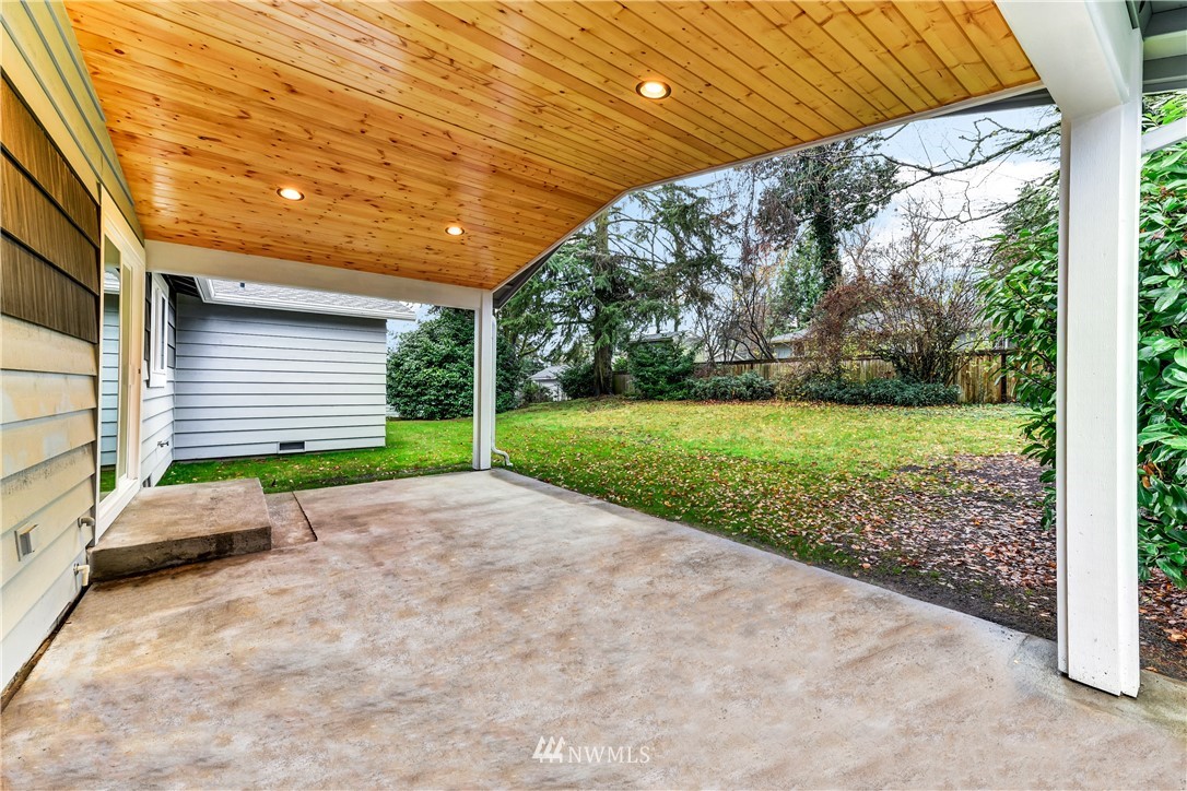 23406 Meridian Avenue South Bothell, WA 98021 - Photo 3 of 20