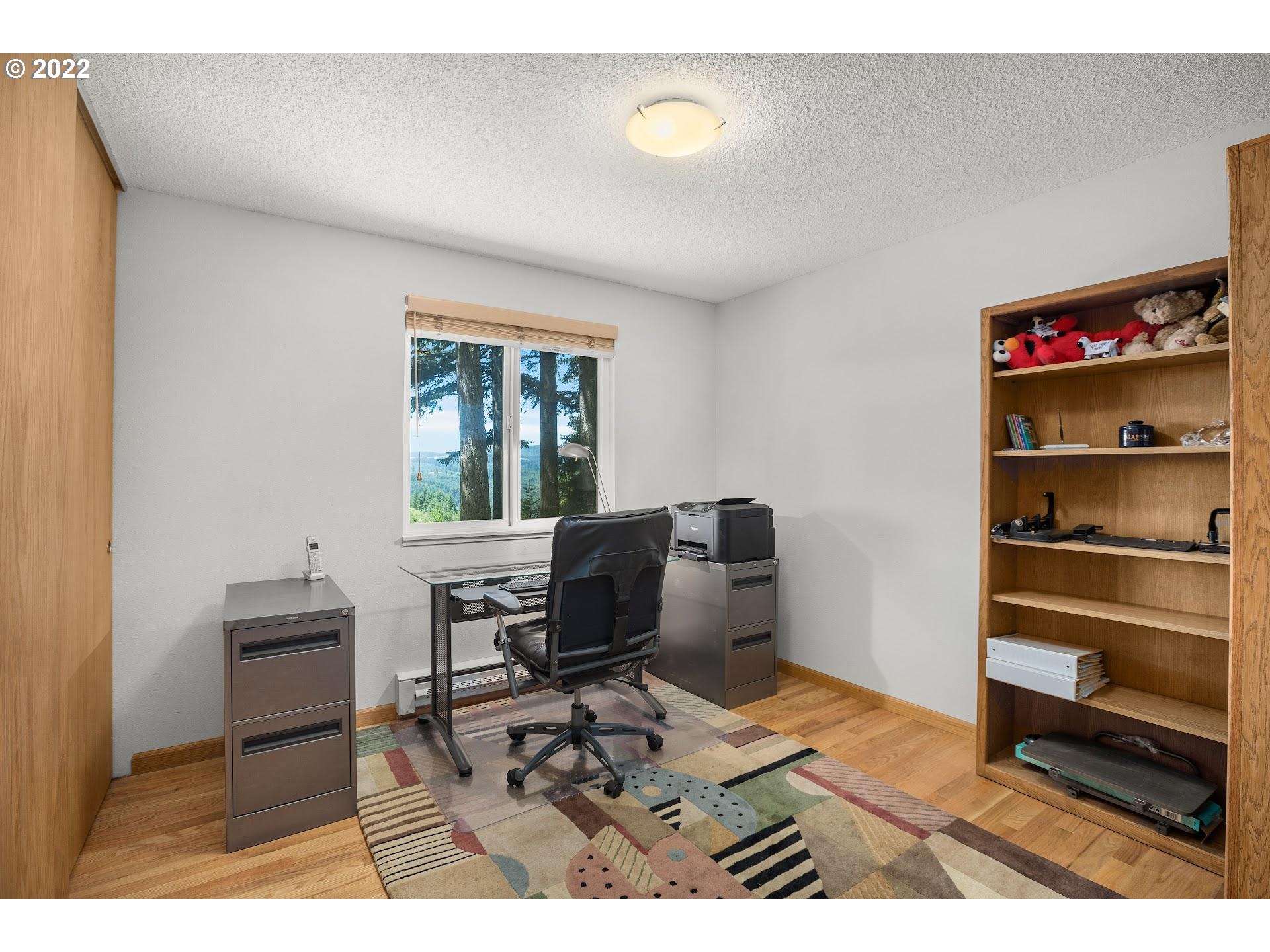 57271 Walker Road Scappoose, OR 97056 - Photo 20 of 31 Bedroom