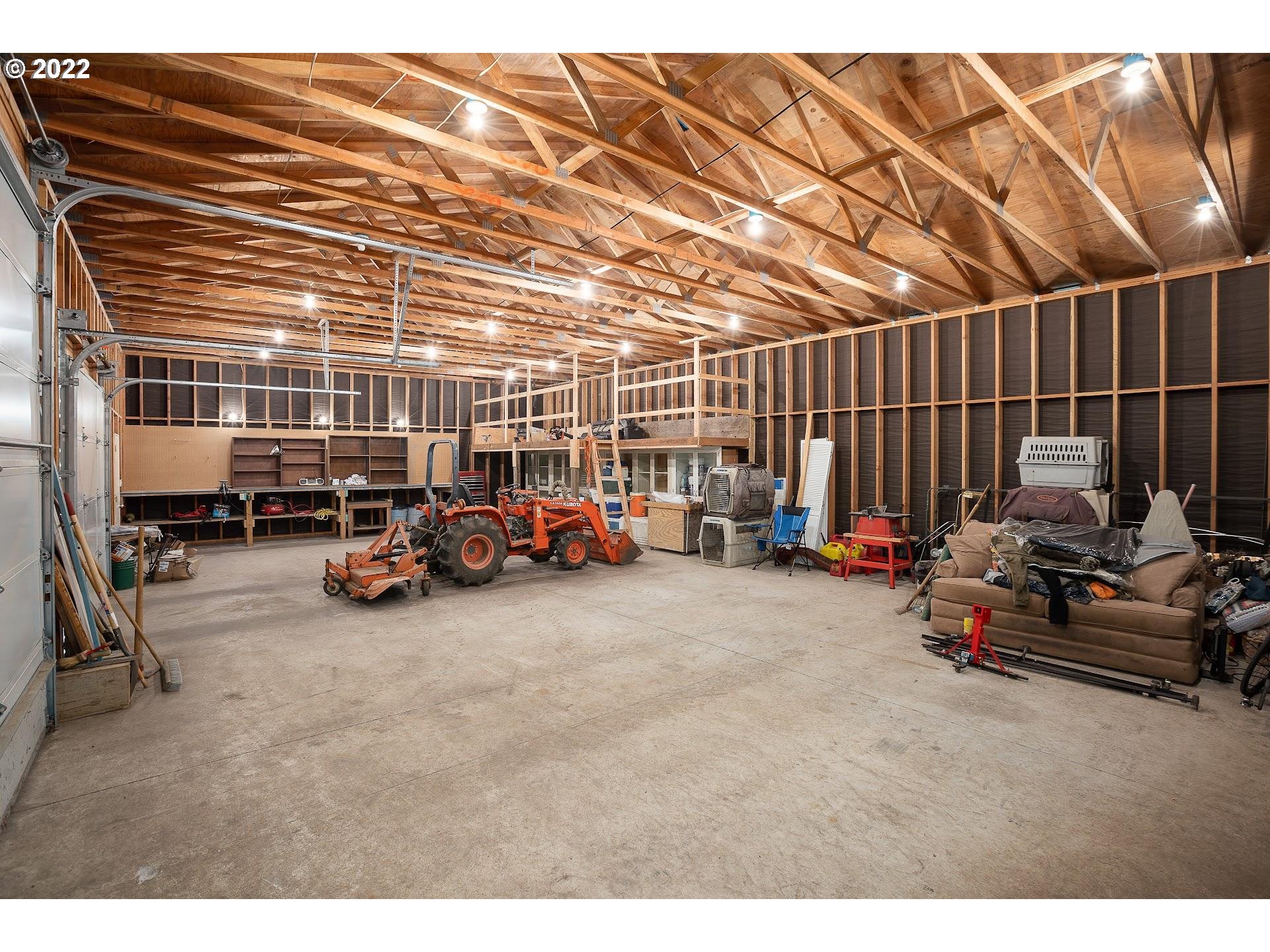 57271 Walker Road Scappoose, OR 97056 - Photo 25 of 31 Workshop