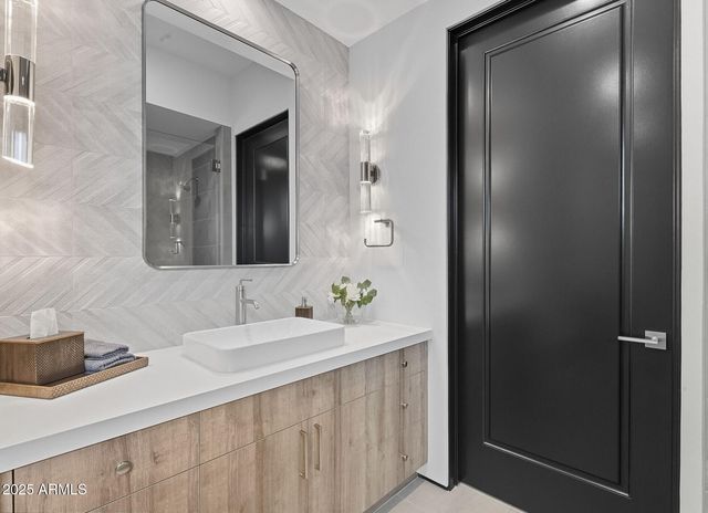 $4,952,250 | 5145 North Ascent Drive, Scottsdale, AZ 85253