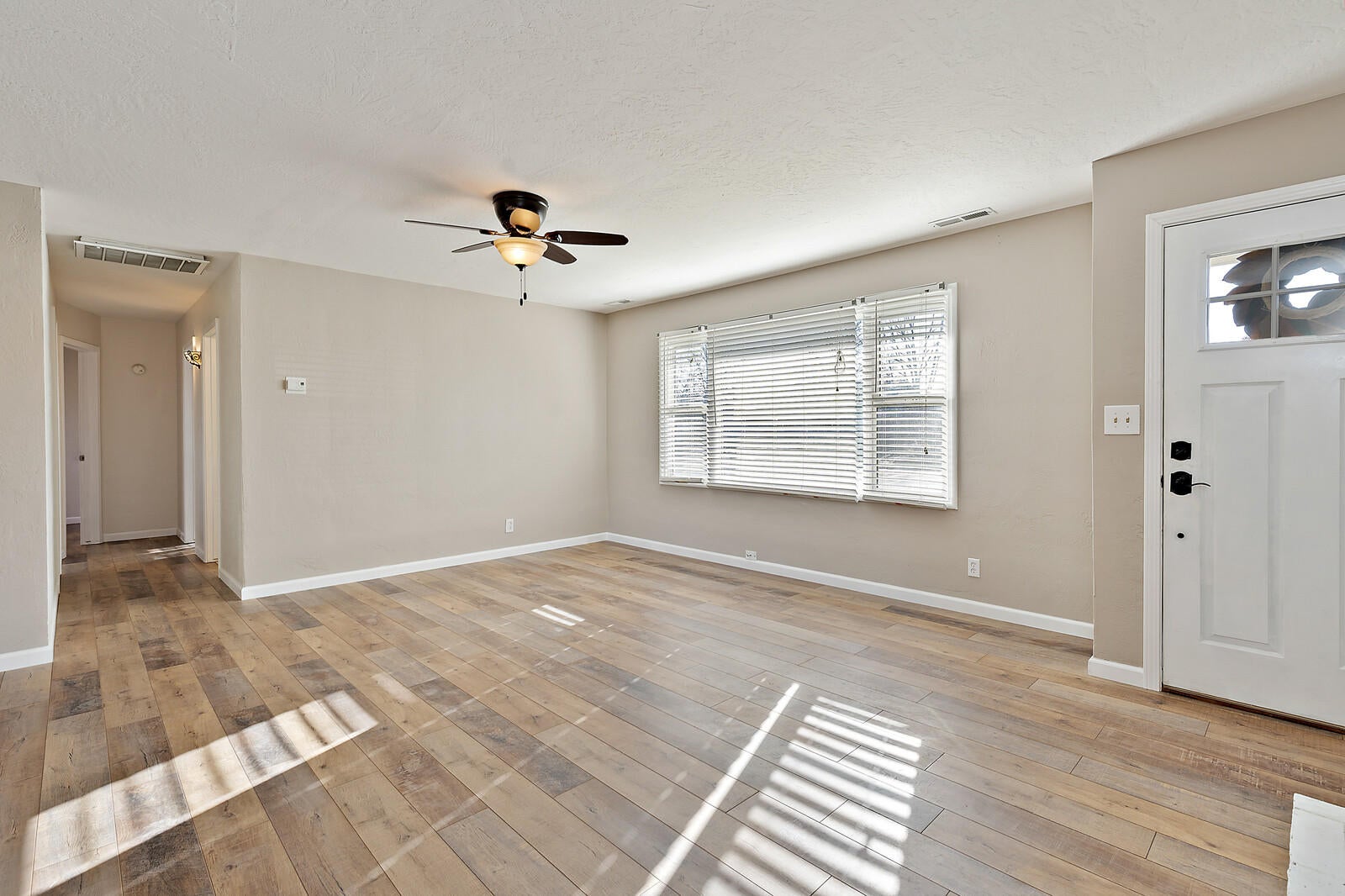 725 Chestnut Street Central Point, OR 97502 - Photo 14 of 26 21_CS2_21_mls