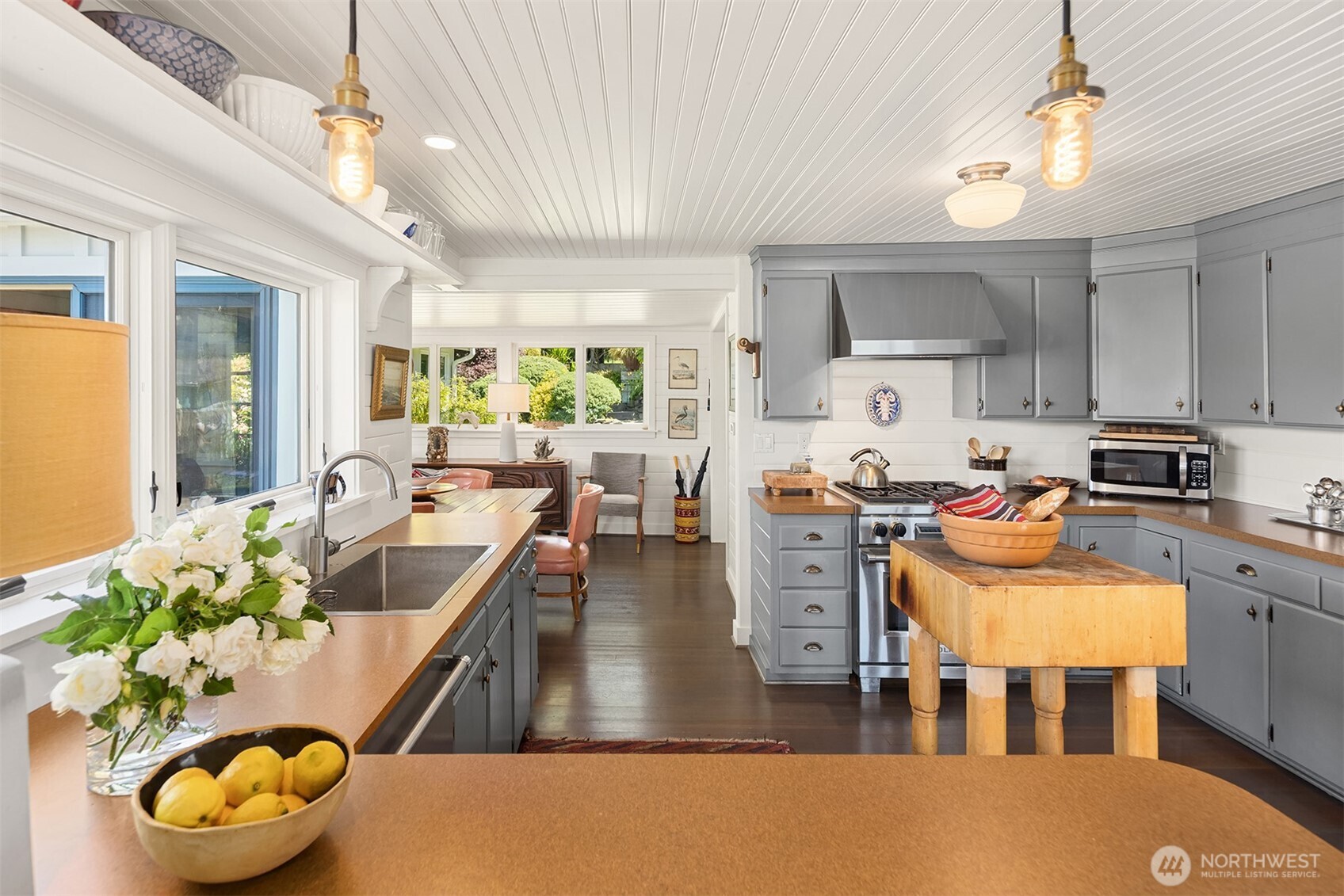 10050 Southwest Dock Street Vashon, WA 98070 - Photo 23 of 40