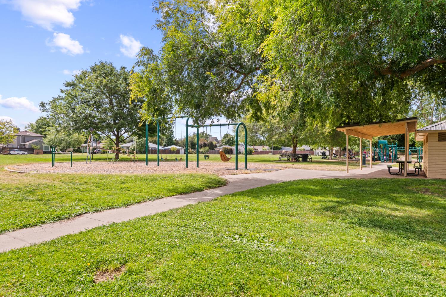 108 Aiken Way Sacramento, CA 95819 - Photo 27 of 36