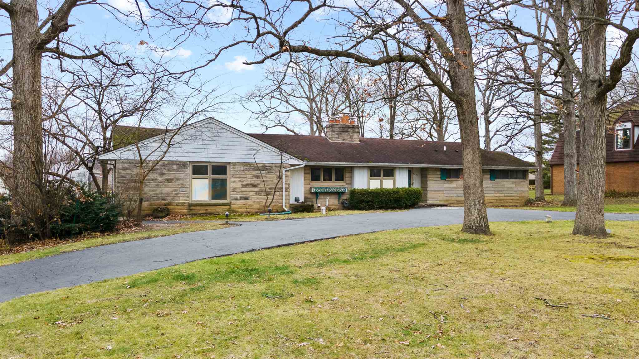 8227 Westridge Road Fort Wayne, IN 46825 - Photo 1 of 36 Gallery Image 1