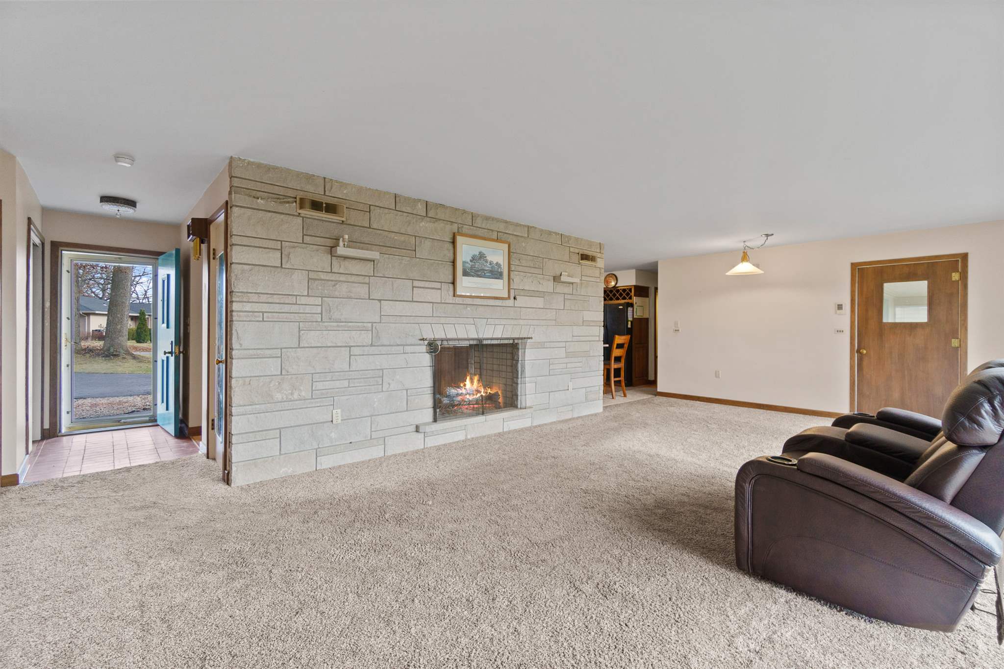 8227 Westridge Road Fort Wayne, IN 46825 - Photo 5 of 36 Gallery Image 5
