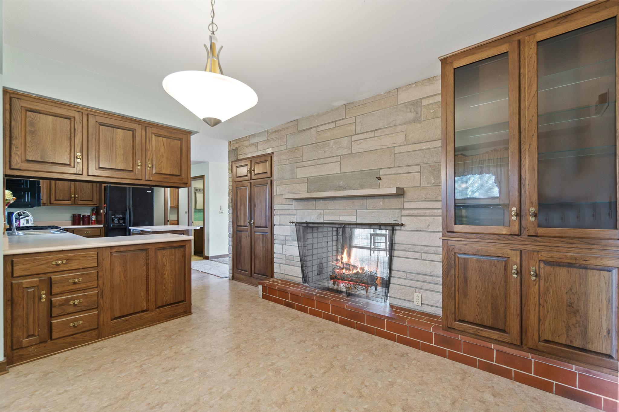 8227 Westridge Road Fort Wayne, IN 46825 - Photo 7 of 36 Gallery Image 7
