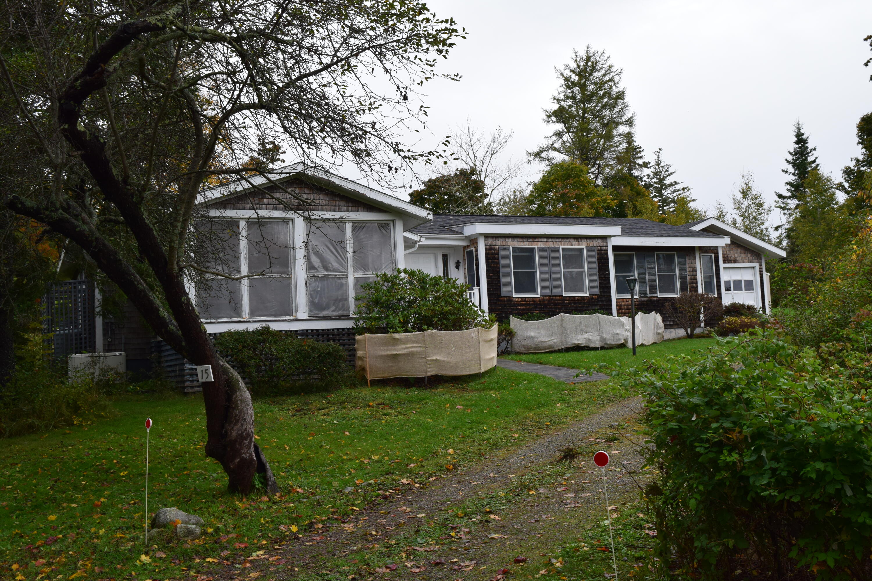 15 Madockawando Road Castine, ME 04421 - Photo 4 of 28 DSC_0080 (4)
