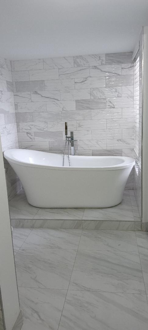 5749 Camino Del Sol, Unit 202 Boca Raton, FL 33433 - Photo 22 of 39 Soaking tub