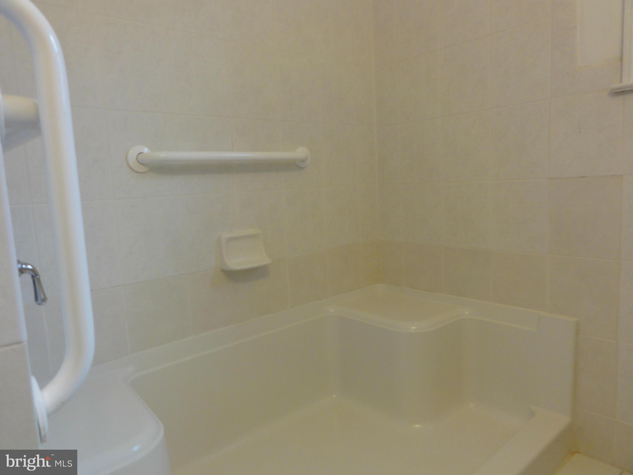 7769 Tick Neck Road Pasadena, MD 21122 - Photo 14 of 28 Bath