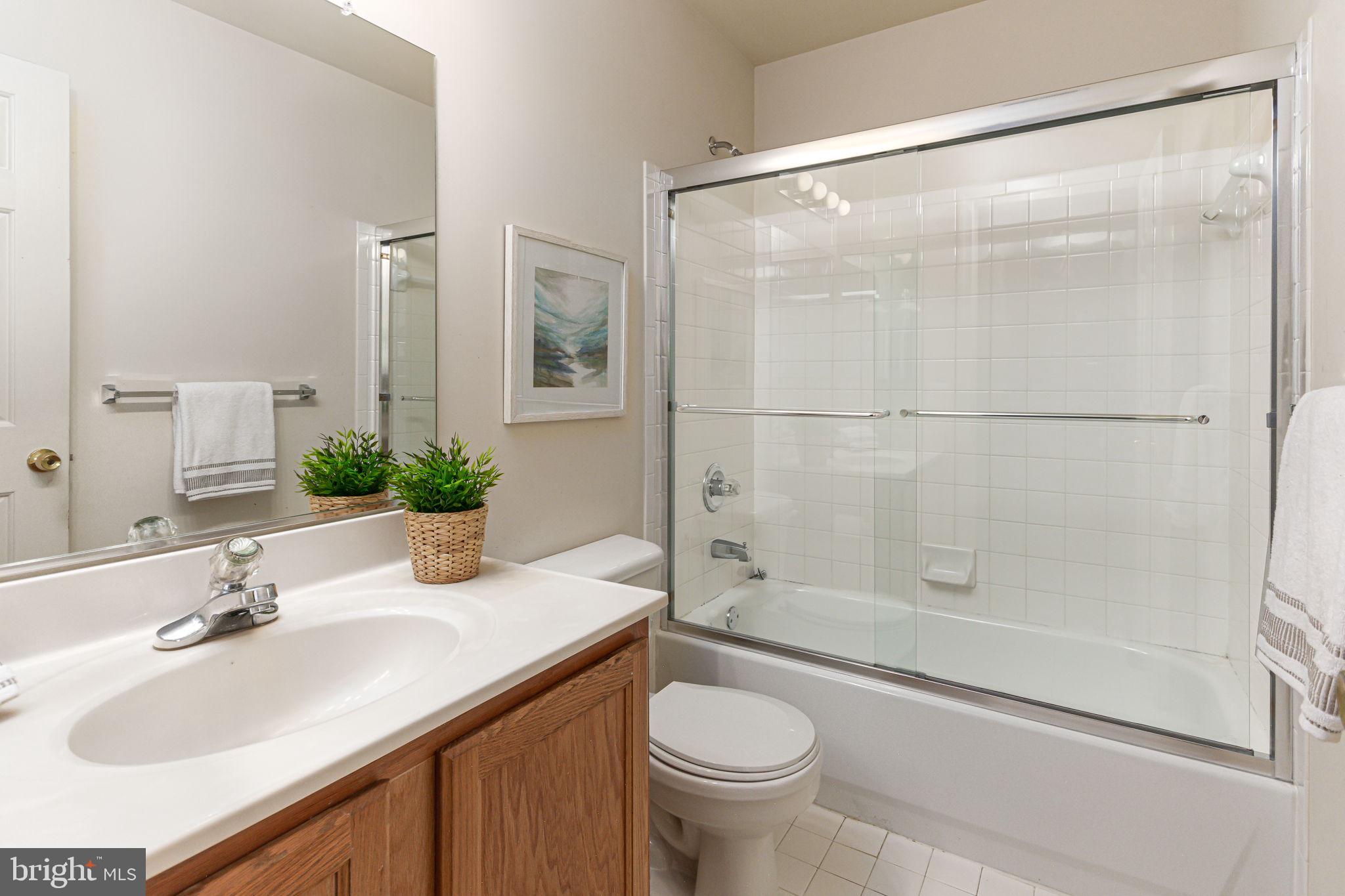 118 Queensberry Road Baltimore, MD 21237 - Photo 19 of 38 Upstairs full bath
