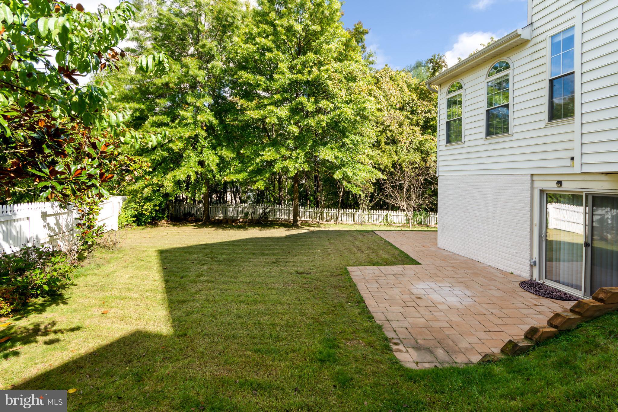 118 Queensberry Road Baltimore, MD 21237 - Photo 35 of 38 Side patio