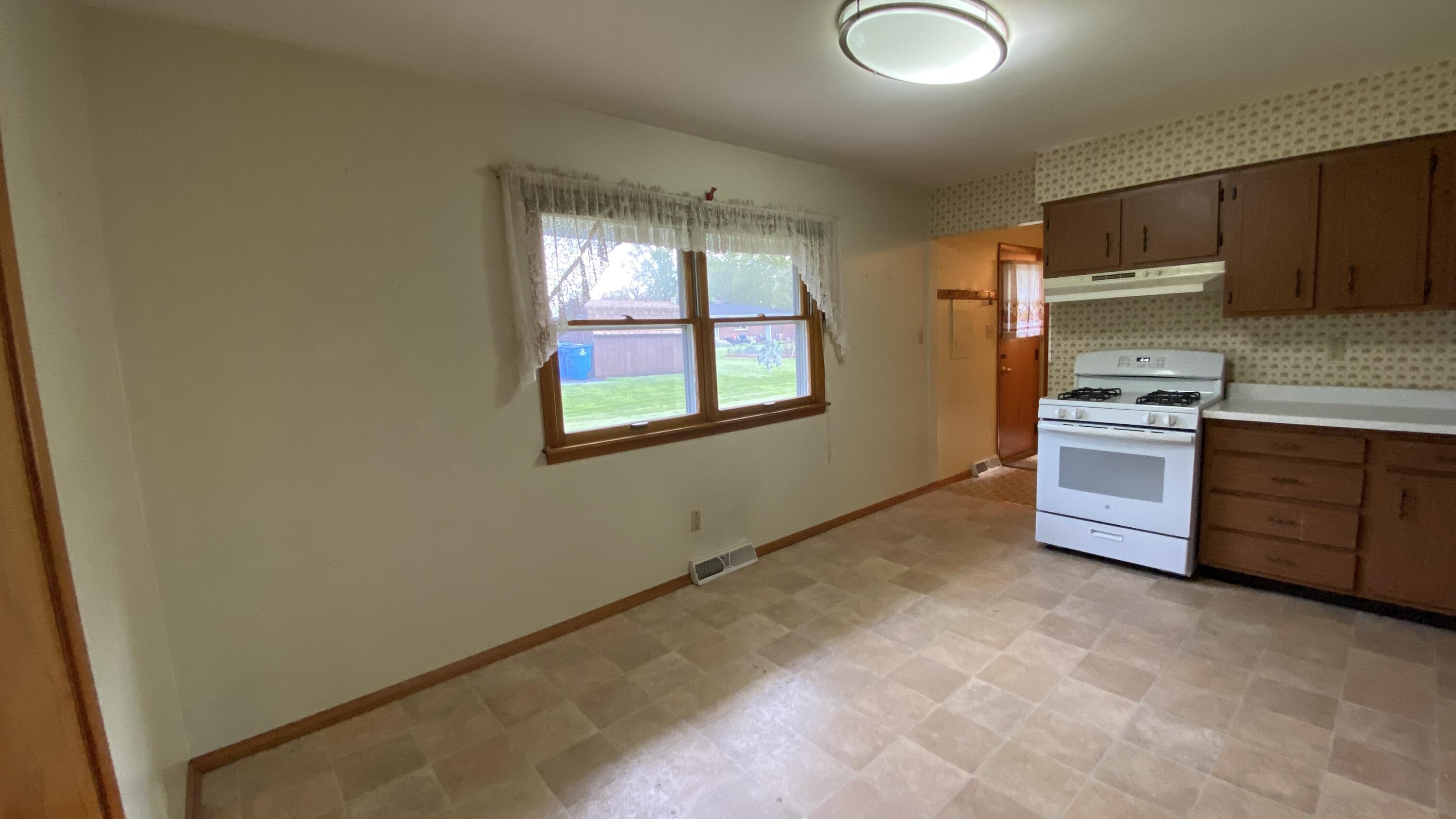 429 Fairview Avenue Crown Point, IN 46307 - Photo 14 of 47 3000x1687