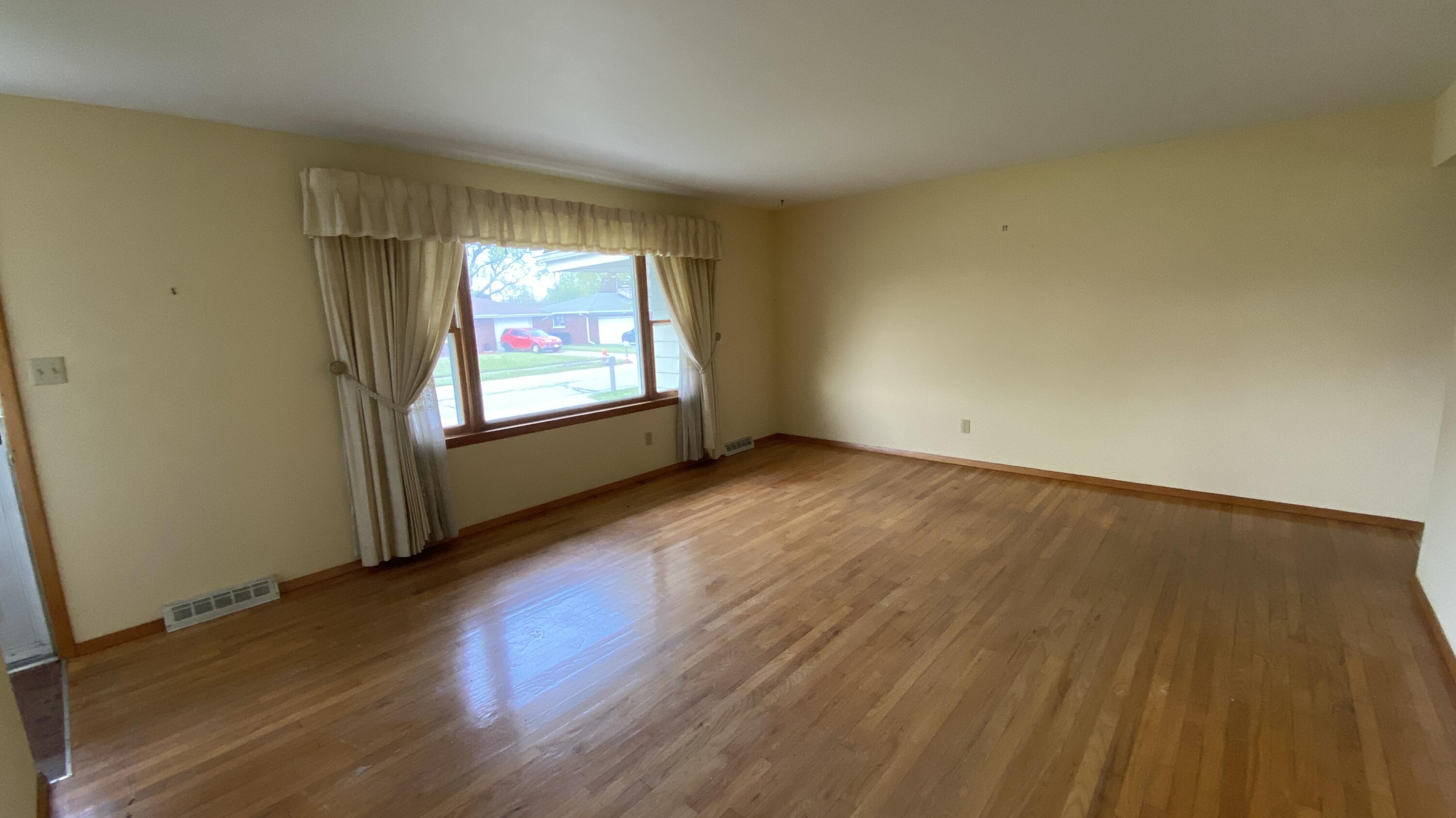 429 Fairview Avenue Crown Point, IN 46307 - Photo 2 of 47 3000x1687