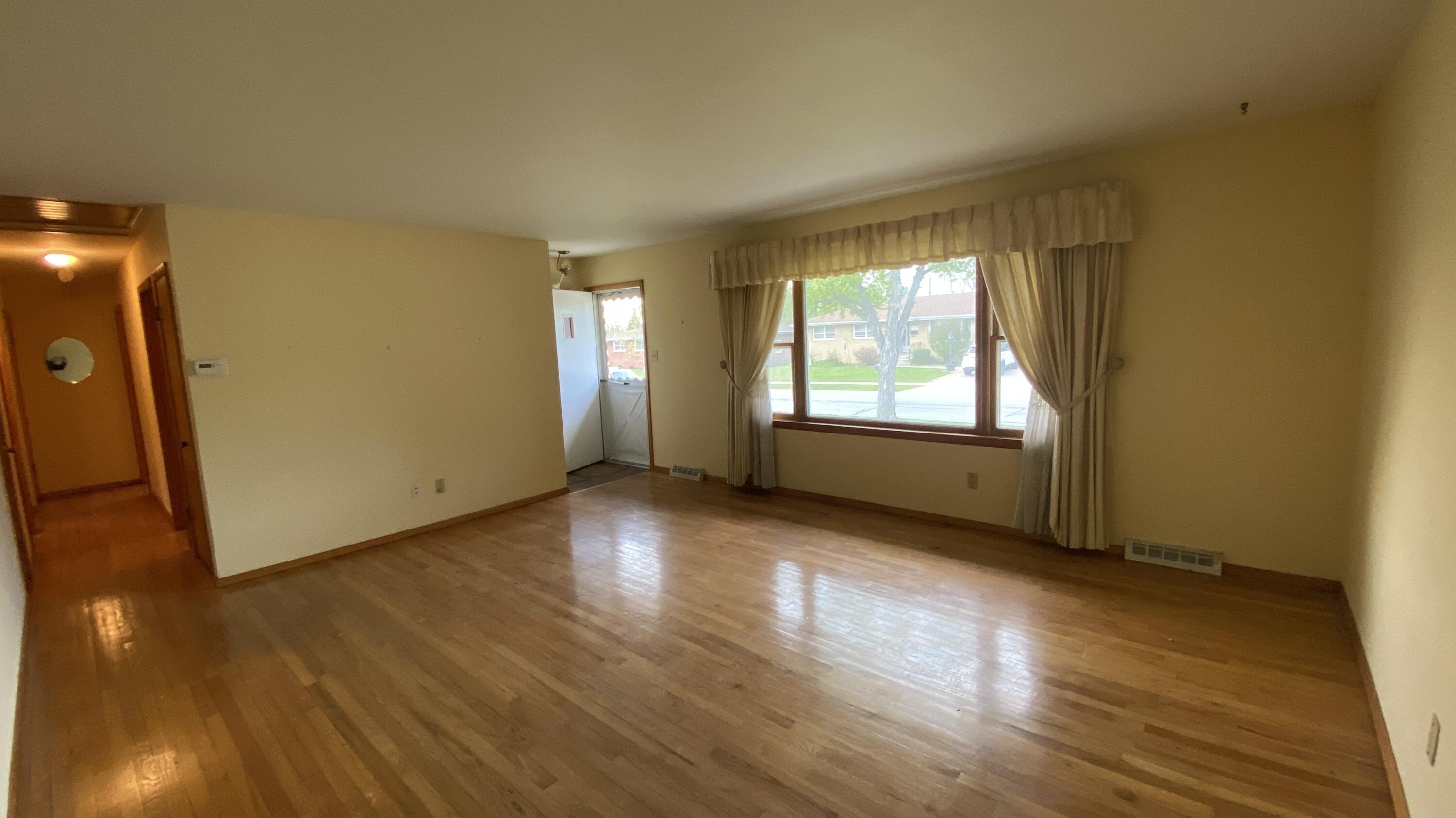 429 Fairview Avenue Crown Point, IN 46307 - Photo 10 of 47 3000x1687