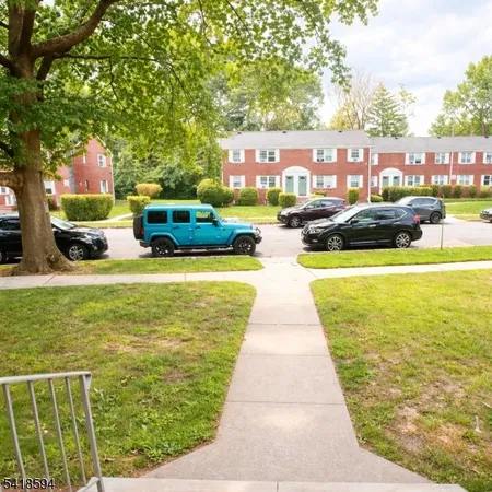$240,000 | 23A Carolyn Terrace, Unit B, Roselle, NJ 07203