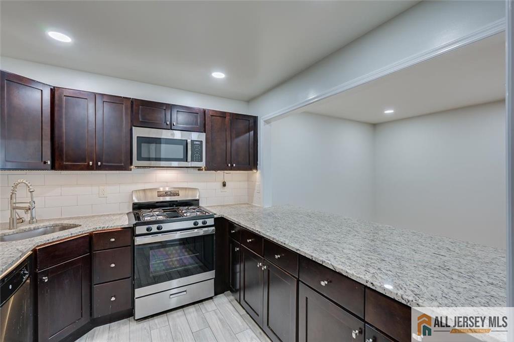 3406 Hana Road Edison, NJ 08817 - Photo 16 of 61